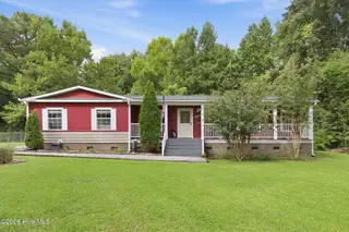 109 Southwest Drive, Newport, NC 28570 – photo 2: 2-web-or-mls-IMG_7413-edit
