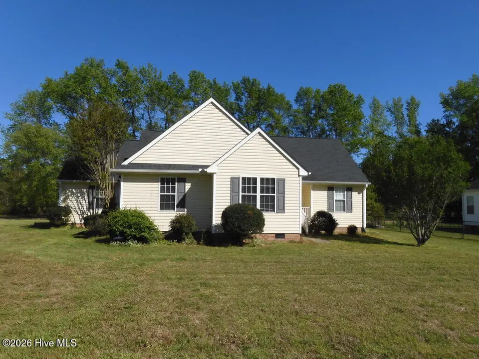 400 Wesley Drive, Goldsboro, NC 27534 – photo 1 of 8: Front