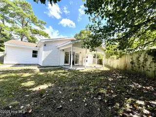 400 Ramsey Drive, Jacksonville, NC 28540 – photo 3: f456bae7-1580-46f6-9d7b-8daf919bff54