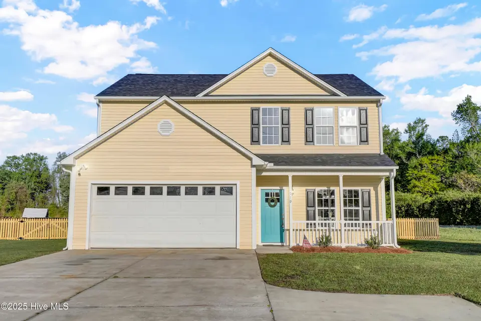 519 Huffmantown Road, Richlands, NC 28574 – photo 1 of 33: Front