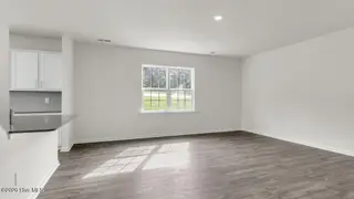 719 Lazy Elm Lane, Aberdeen, NC 28315 – photo 15: Living Room