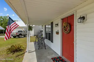 177 Avis Drive, Newport, NC 28570 – photo 5: 177 Avis Drive