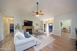 304 Angelfish Court, Newport, NC 28570 — 3-bedroom home in Morada Bay, Newport, NC, photo 11 of 66: DSC04517