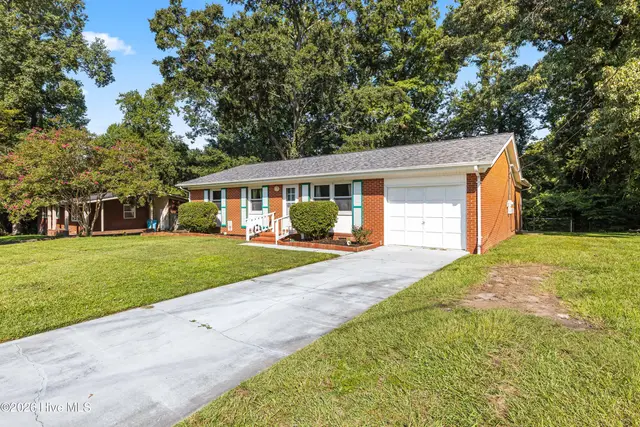 139 Greencrest Circle, Jacksonville, NC 28540