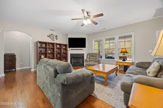 419 Cyrus Thompson Drive, Jacksonville, NC 28546 – photo 18: 18_living room
