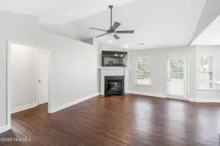 4353 Frying Pan Road SE, Southport, NC 28461 — 3-bedroom home in Mariner's Pointe, Southport, NC, photo 3 of 30: 4353 Frying Pan MLS-8