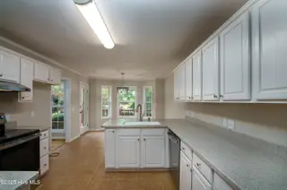 725 Monticello Drive, Pinehurst, NC 28374 – photo 17: Monticello Int.-20