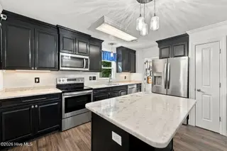 5203 Meadowbrook Drive, Trent Woods, NC 28562 – photo 3: Kitchen's Marble Countertops