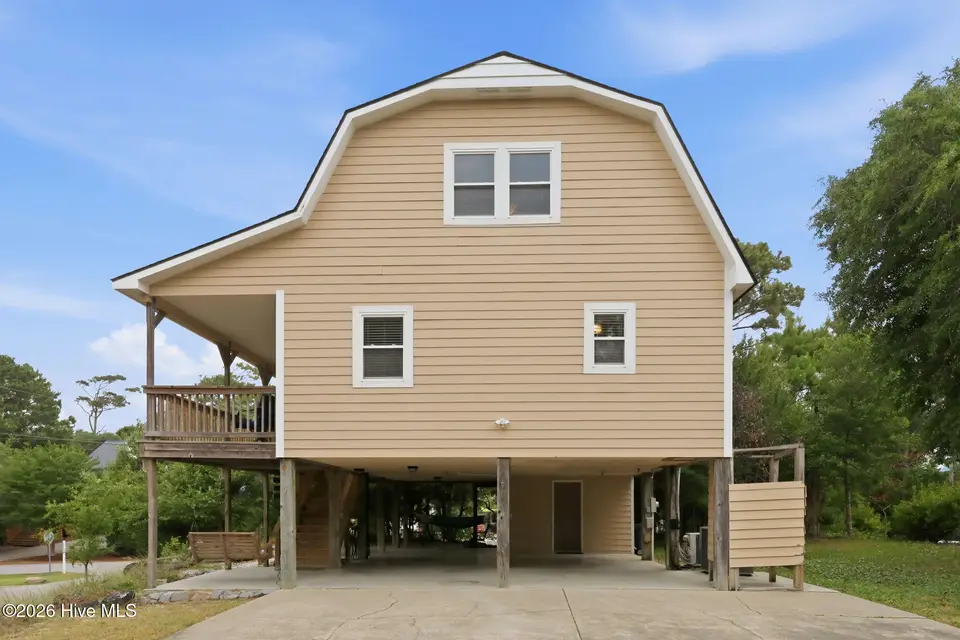 136 Sea Dunes Drive, Emerald Isle, NC 28594 – photo 1 of 50: 52-web-or-mls-IMG_7142