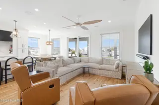 524 N Kinston Avenue, Atlantic Beach, NC 28512 – photo 15: Living Area