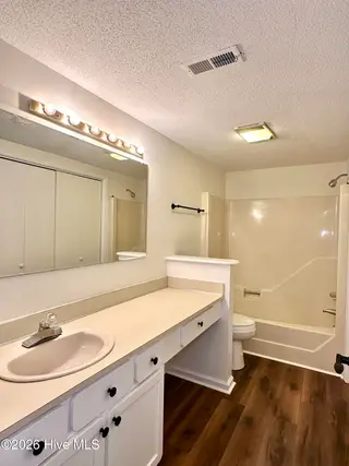 200 Rollins Drive 45, Greenville, NC 27834 – photo 8: RW Bathroom