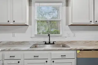 438 Kenwood Drive, Jacksonville, NC 28540 – photo 10: 12 (8)
