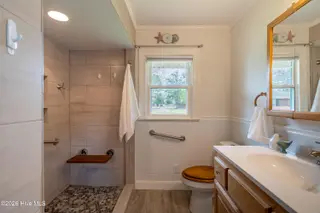 1226 Hwy 58 S, Kinston, NC 28504 – photo 17: Primary Bath