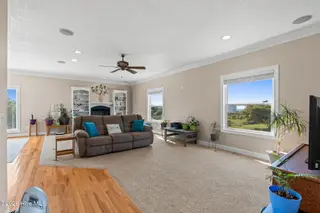 128 Blockade Runner Drive, Holden Beach, NC 28462 — 5-bedroom home, Holden Beach, NC, photo 12 of 73: 13-web-or-mls-CAMMediaLLC.com (44 of 76)