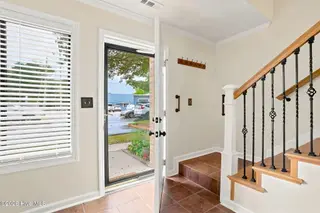 113 Bonner Avenue 105, Morehead City, NC 28557 – photo 8: 4-web-or-mls-chadwick-visuals-113-bonner