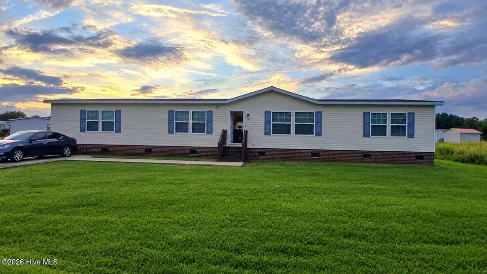 910 Mccaskill Drive, Kinston, NC 28501 — 4-bedroom manufactured home, Kinston, NC, photo 1 of 27: 2ABA6E17-C876-49B1-B1A9-BDAFA634E0D1