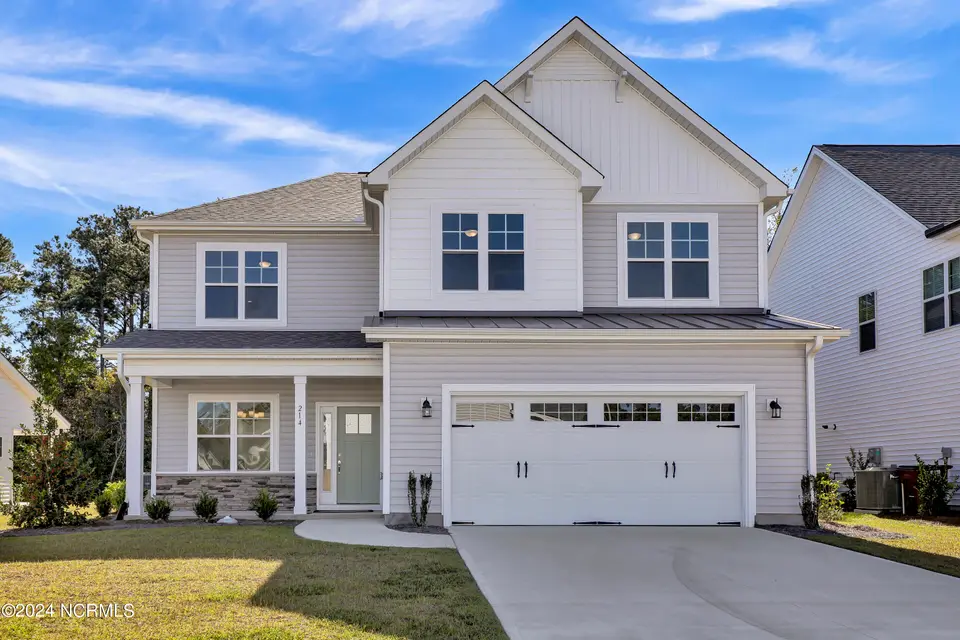 214 Man O War Lane, Hampstead, NC 28443 – photo 1 of 30: 6G8A5133