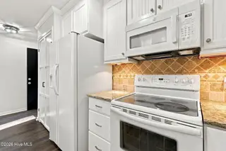 814 River Hill Drive, Greenville, NC 27858 – photo 11: 23-web-or-mls-IMG_3483