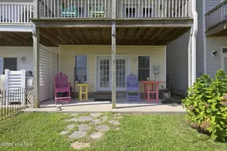 1800 Bay Street 206, Morehead City, NC 28557 – photo 14: 54-web-or-mls-1800-Bay-St-206---009_edit