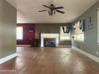 209 E Ridge Street, Rose Hill, NC 28458 — 2-bedroom home, Rose Hill, NC, photo 3 of 12: IMG_0565