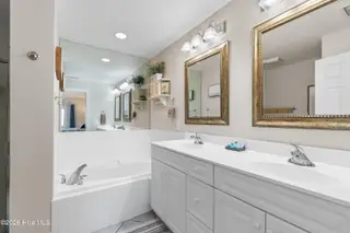 2555 St James Drive SE 504, Southport, NC 28461 — 3-bedroom condo in St James, Southport, NC, photo 22 of 76: Shipwatch504 - 38