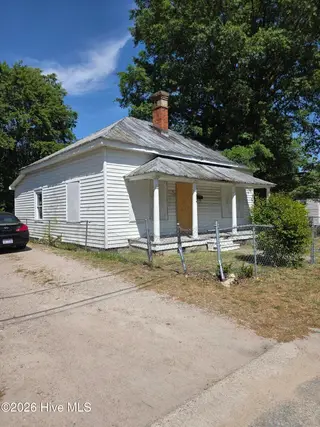524 Dexter Street, Rocky Mount, NC 27803 – photo 7: Left side of house