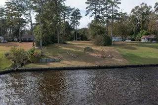 2108 18 Neuse Cliffs Drive, New Bern, NC 28560 – photo 7: 2108 Neuse Cliffs Rd-7