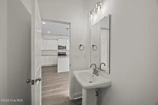 1909 Newbury Way D, Greenville, NC 27834 – photo 14: 17-web-or-mls-BLS_0027