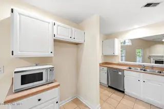 3039 Weatherby Court, Wilmington, NC 28405 — 2-bedroom home in Northchase, Wilmington, NC, photo 8 of 41: Kitchen 4