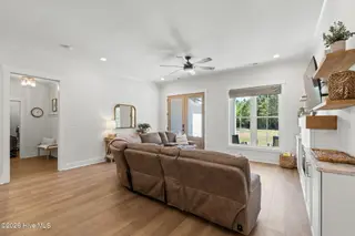 1042 Mable Drive, Calabash, NC 28467 — 3-bedroom home, Calabash, NC, photo 9 of 55: Living Room