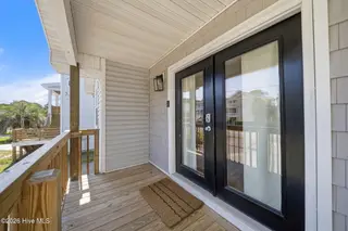 313 Greenville Avenue, Carolina Beach, NC 28428 – photo 7: 8-web-or-mls-GI - 313 Greenville Ave - L