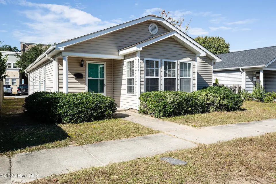 1008 S 10th Street, Wilmington, NC 28401 — 3-bedroom home in Downtown, Wilmington, NC, photo 1 of 29: 10thS1008-1FDanL33A6213 copy