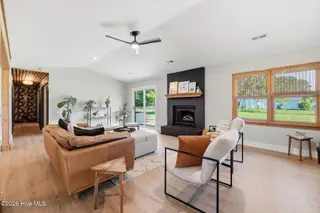 1706 Carolina Avenue, Newport, NC 28570 – photo 2: Living Room