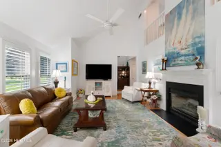 415 Hillcrest Drive, Morehead City, NC 28557 – photo 6: Living room with vaulted ceiling