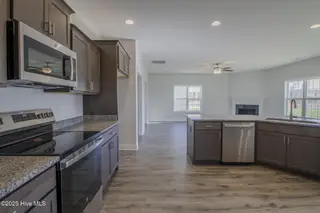 108 Twisted Vine Boulevard, Jacksonville, NC 28546 – photo 10: IMG_6460-HDR