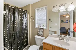 1121 Masters Lane A And B, Greenville, NC 27834 – photo 20: 8G4A4331