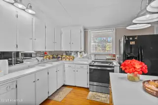 641 Shoreline Drive W, Sunset Beach, NC 28468 – photo 14: Kitchen