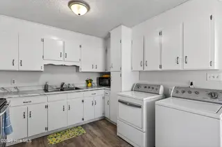 209 Cardinal Road, Jacksonville, NC 28546 – photo 10: Kitchen/Laundry