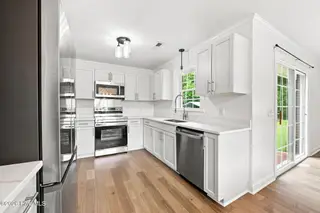 216 Carolina Pines Boulevard, New Bern, NC 28560 – photo 2: Fully Remodeled!