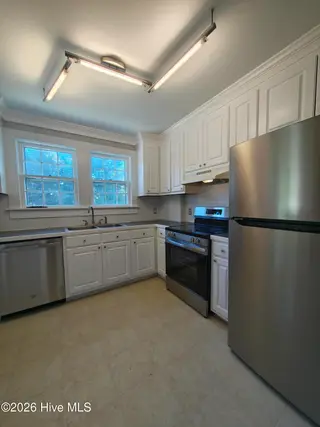 406-408 E 2nd Street, Washington, NC 27889 — 4-bedroom home in Historic District, Washington, NC, photo 15 of 38: IMG_20260926_100828410_HDR
