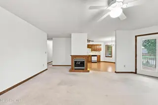 1113 Riverside Avenue, Elizabeth City, NC 27909 – photo 10: Living Room