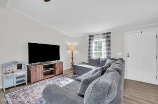 2216 Bell Williams Road, Burgaw, NC 28425 — 3-bedroom manufactured home, Burgaw, NC, photo 4 of 25: Living Room – Bright and Spacious