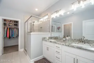 421 Taylorwood Drive, Beaufort, NC 28516 – photo 17: Principle ensuite