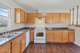 144 Jupiter Trail, Jacksonville, NC 28546 – photo 16: 16-web-or-mls-144 Jupiter Trail 33
