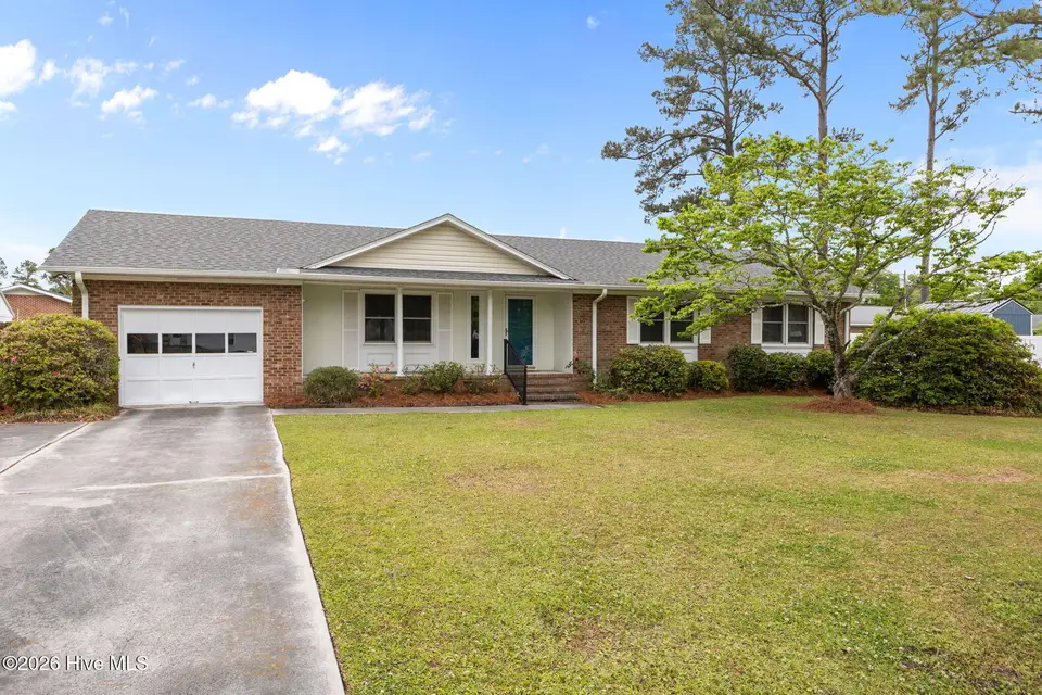 902 Hedrick Boulevard, Morehead City, NC 28557 – photo 1 of 53: 1-web-or-mls-1S3A3010