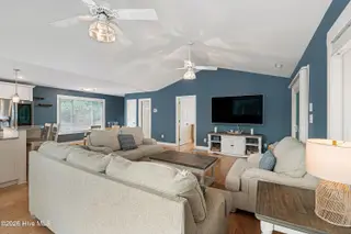 102 Sandpiper Lane, Indian Beach, NC 28512 – photo 5: Living room