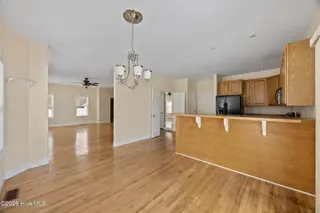 185 Crooked Run Drive, New Bern, NC 28560 – photo 12: 11-web-or-mls-0C0A5528