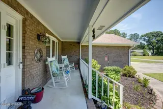 217 Pinewood Drive, New Bern, NC 28562 – photo 4: 04-217_pinewood-34