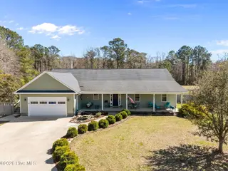 641 Edgewood Avenue, Newport, NC 28570 — 4-bedroom home in Gracelyn Park East, Newport, NC, photo 1 of 57: Front Elevation