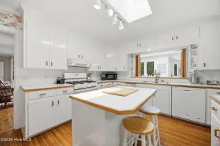 1904 York Street, Kinston, NC 28504 – photo 16: 40-web-or-mls-img_5199